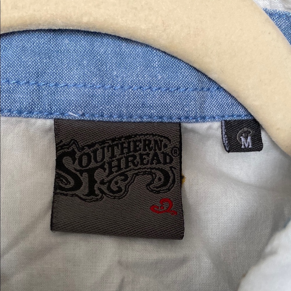 Southern Thread Floral Button-Up Shirt - Picture 2 of 2